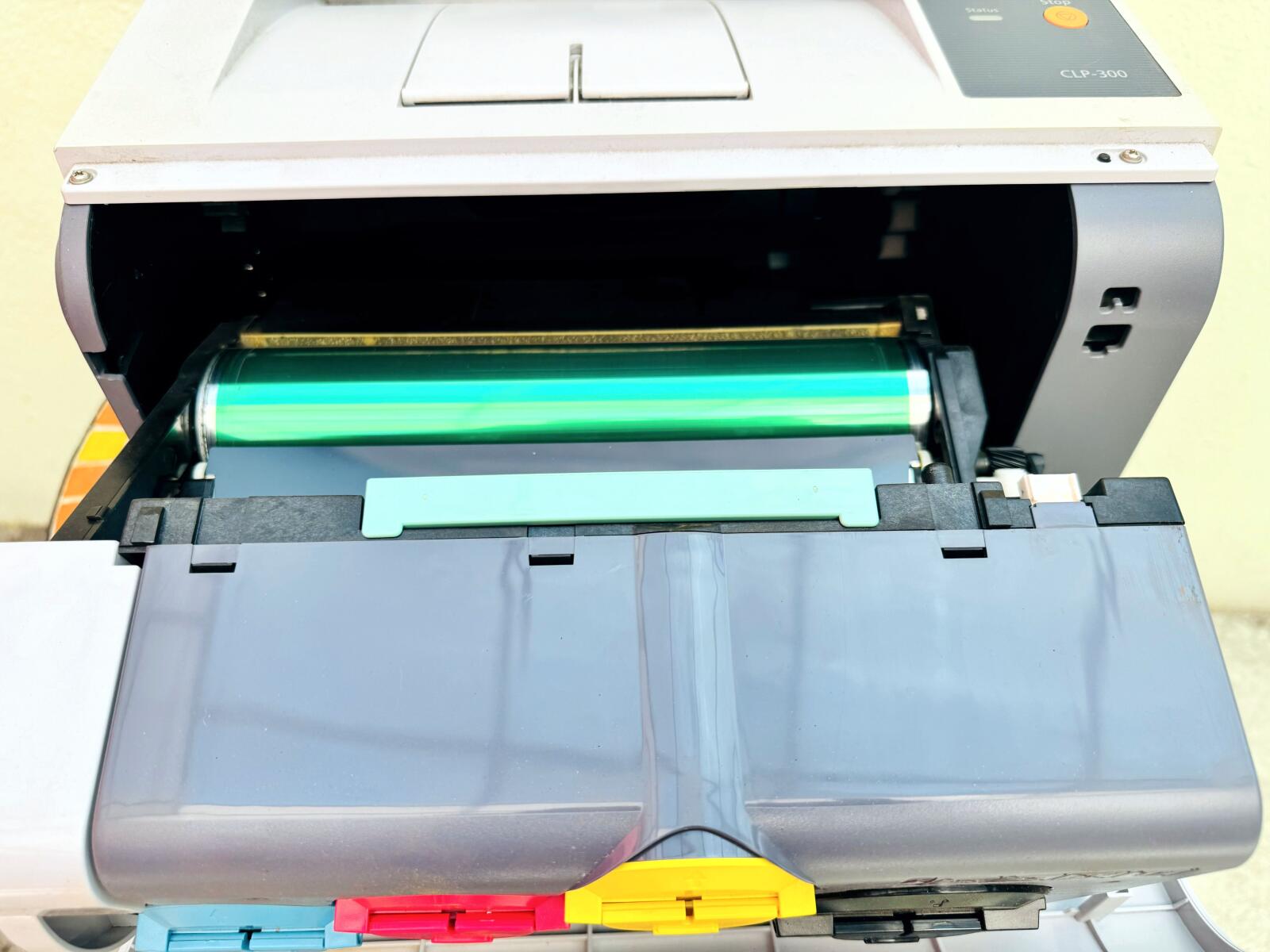 Impresora Láser en Venta – Ideal para Reparar o Refacciones (Se Atoran las Hojas)