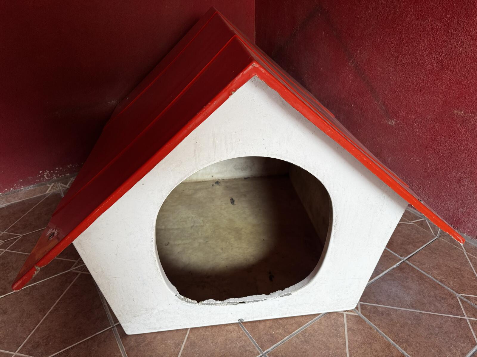 Casa para Perro Grande 🐶🏠 Ideal para Razas Grandes (Tipo Gran Danés) – Resistente y Espaciosa