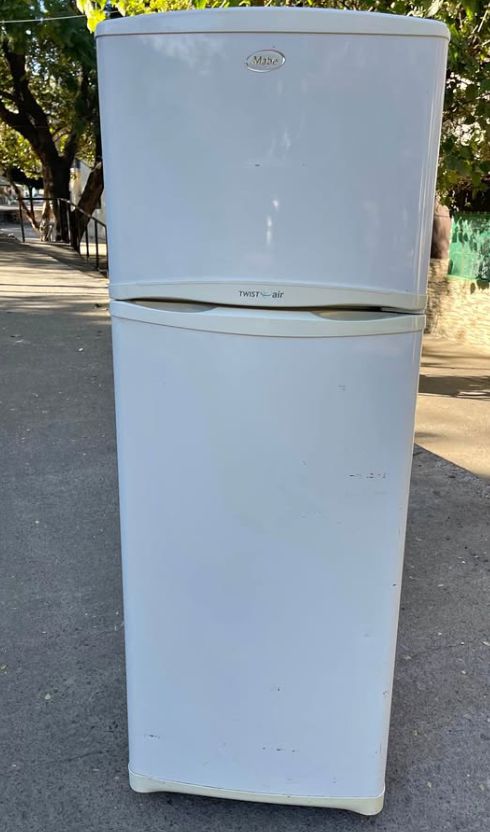 Bonito refrigerador Mabe