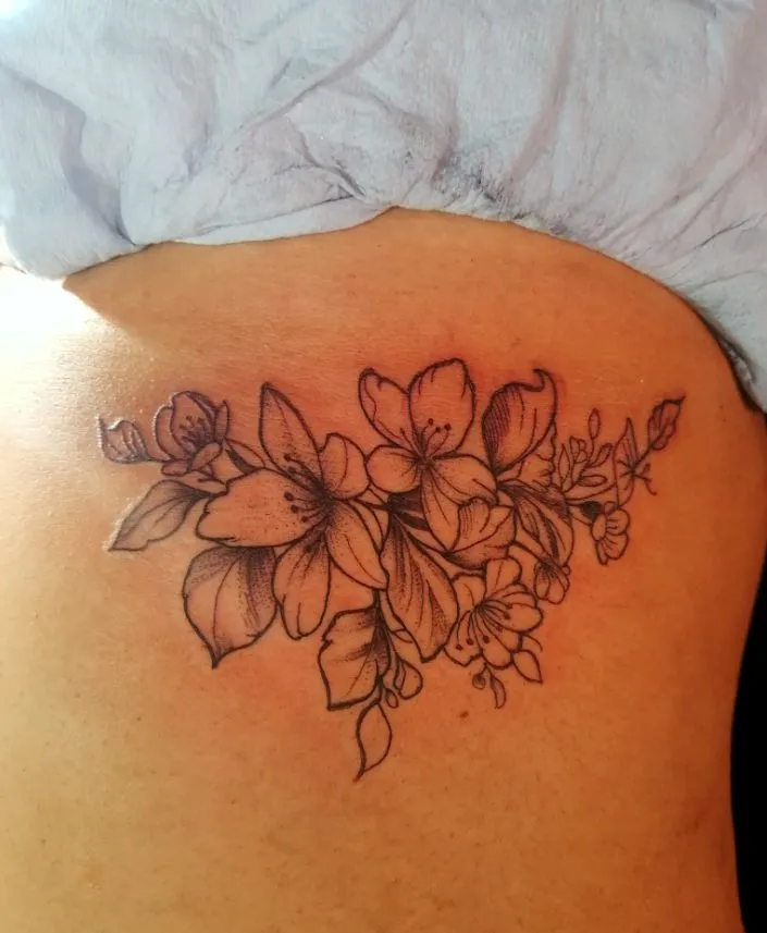 Tatuajes de Flores Personalizados | Diseños Elegantes y Delicados | Posada Tatto