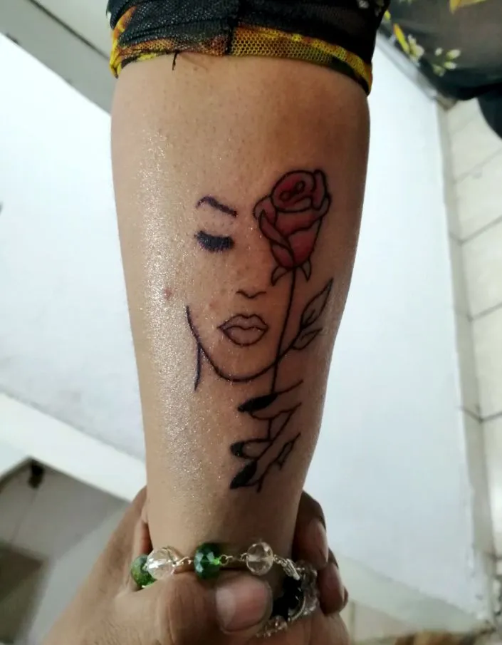Tatuajes de Flores Personalizados | Diseños Elegantes y Delicados | Posada Tatto