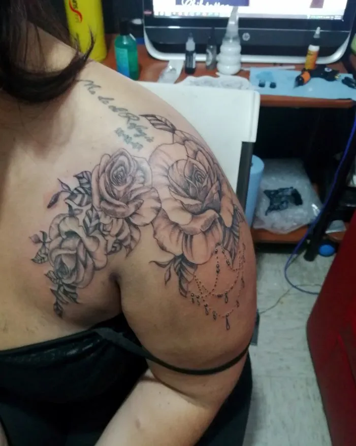Tatuajes de Flores Personalizados | Diseños Elegantes y Delicados | Posada Tatto