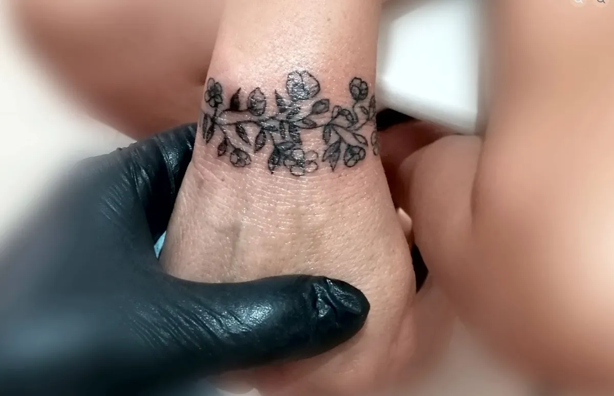 Tatuajes de Flores Personalizados | Diseños Elegantes y Delicados | Posada Tatto