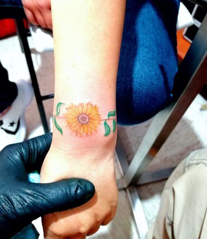 Tatuajes de Flores Personalizados | Diseños Elegantes y Delicados | Posada Tatto