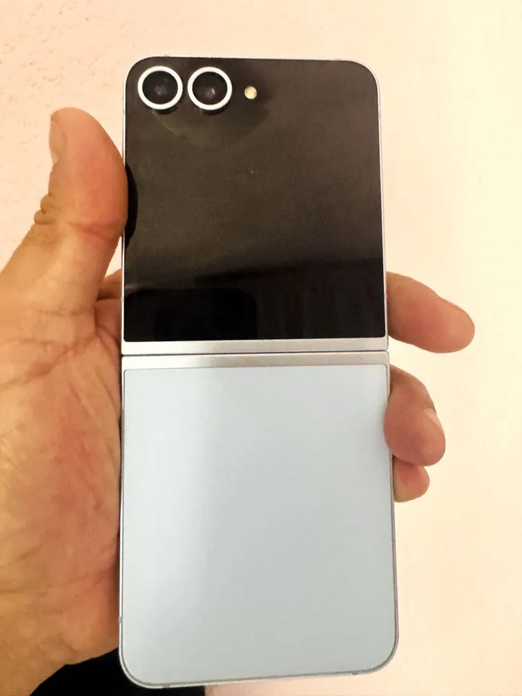 Samsung Galaxy Z Flip6 (512GB) – Impecable Estado