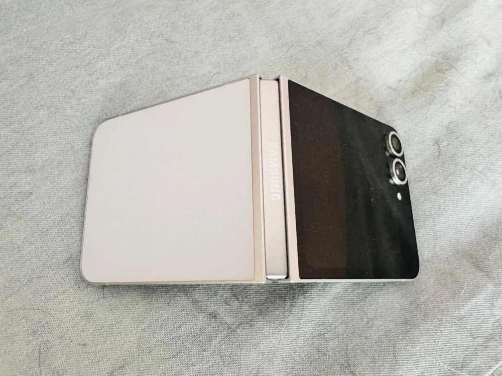 Samsung Galaxy Z Flip6 (512GB) – Impecable Estado