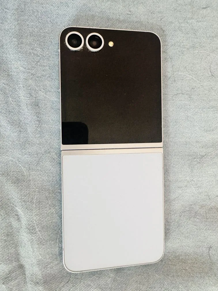 Samsung Galaxy Z Flip6 (512GB) – Impecable Estado