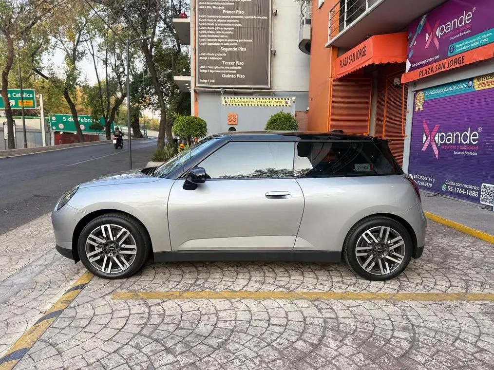 MINI COOPER E 2024 (ELÉCTRICO 100%)