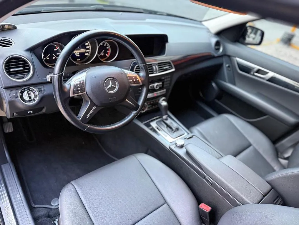 MERCEDES BENZ C180 2013