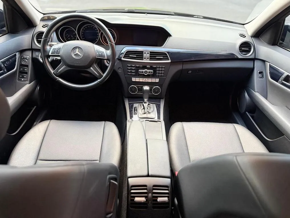 MERCEDES BENZ C180 2013
