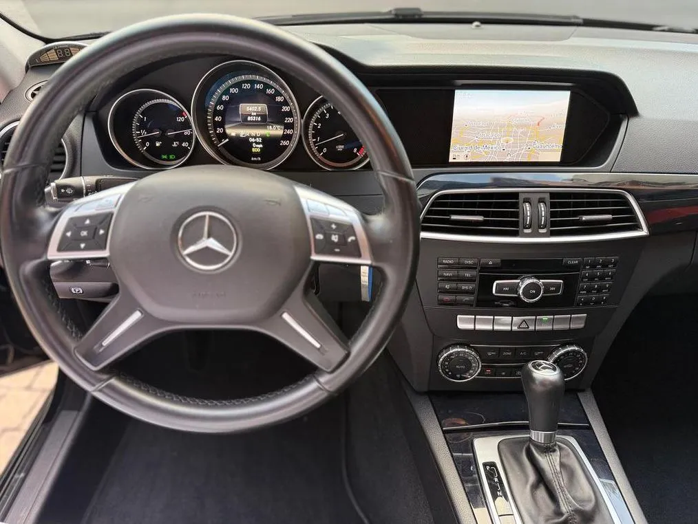MERCEDES BENZ C180 2013
