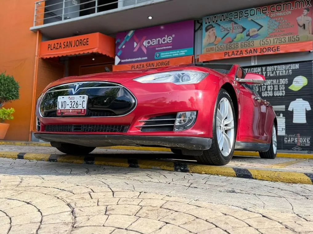 TESLA MODEL S 85D 2015