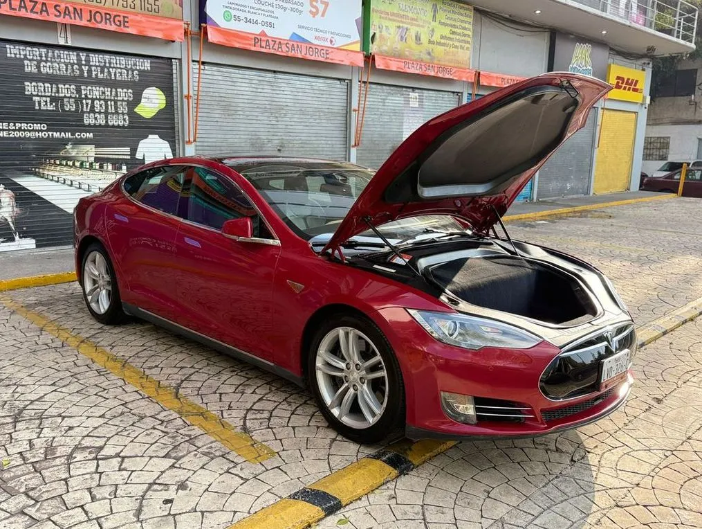 TESLA MODEL S 85D 2015