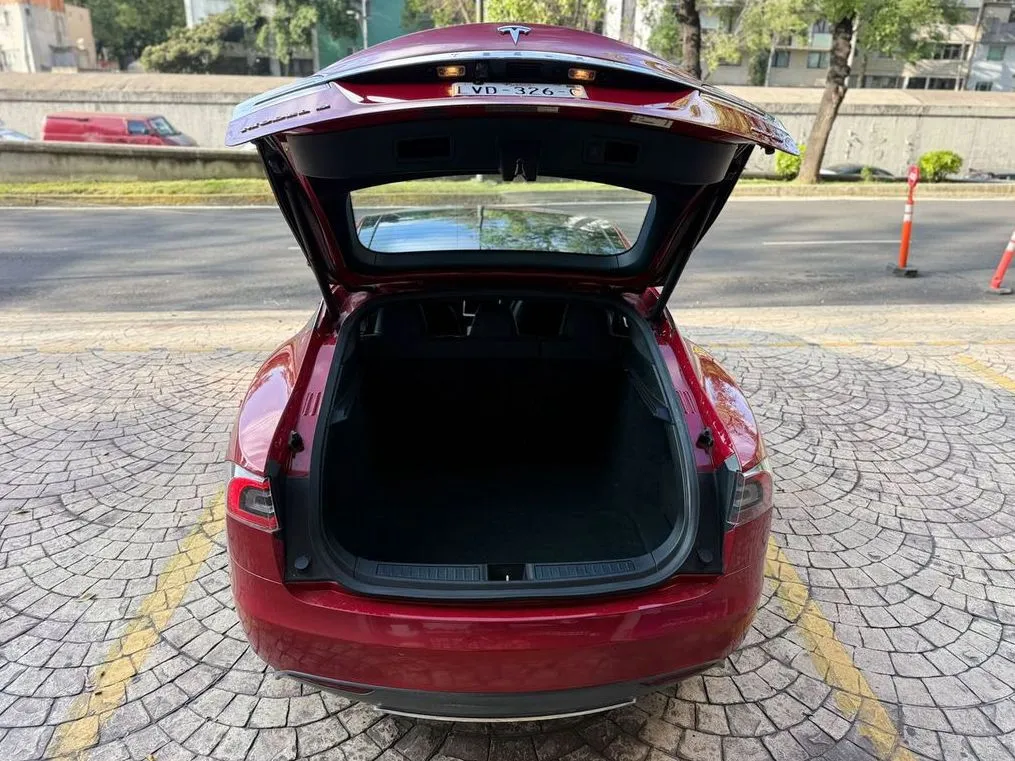 TESLA MODEL S 85D 2015