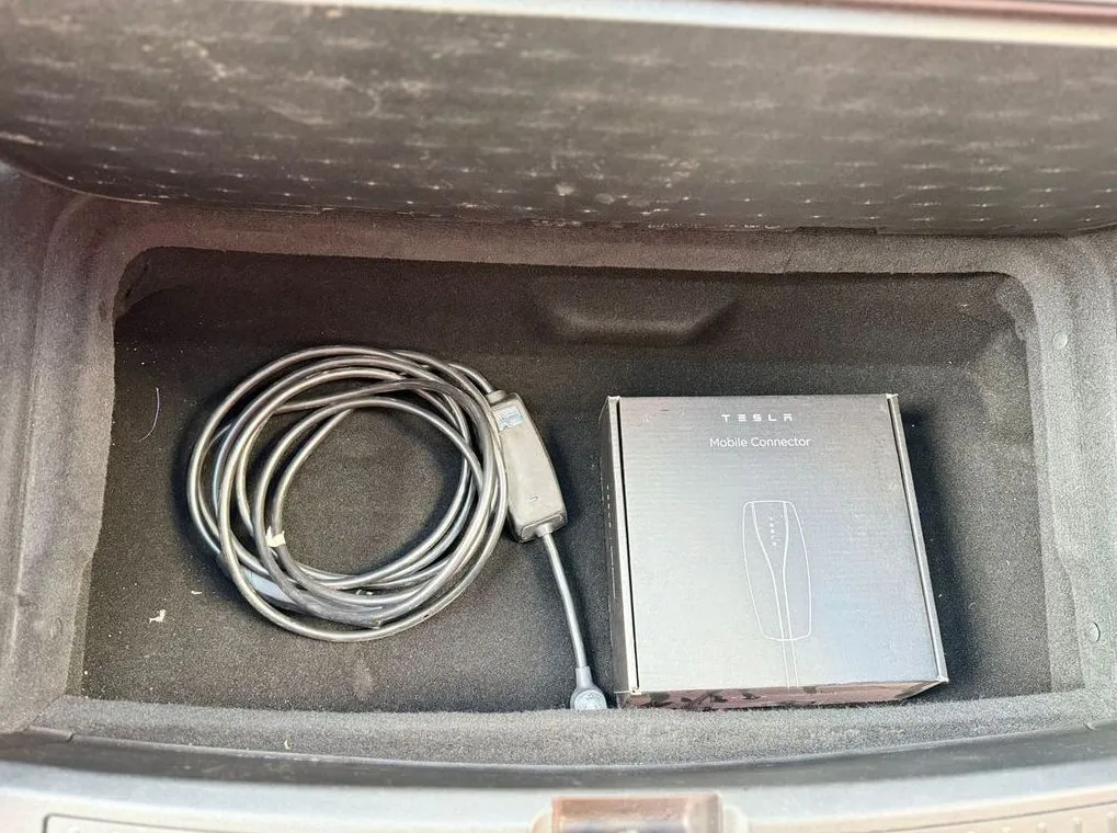 TESLA MODEL S 85D 2015