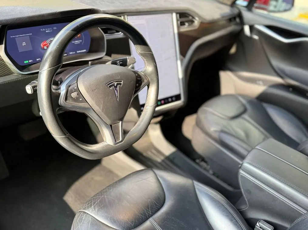 TESLA MODEL S 85D 2015