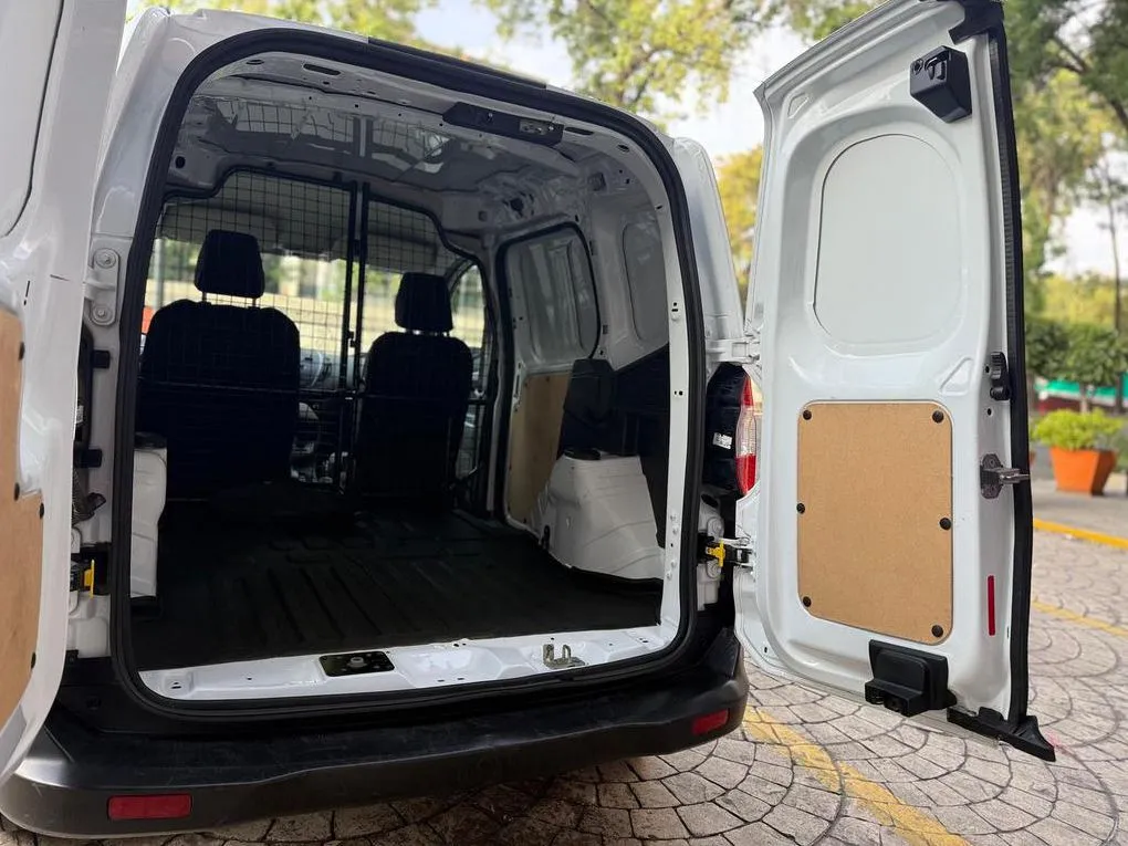 TRANSIT COURIER VAN 2023