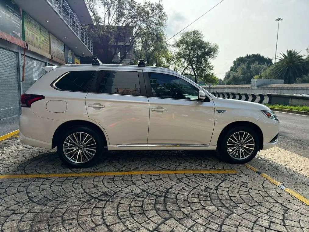 MITSUBISHI OUTLANDER PHEV 2020 HIBRIDA ENCHUFABLE