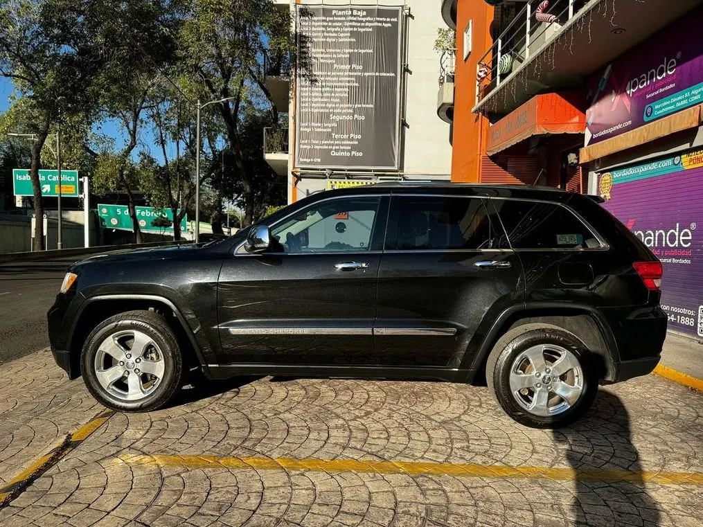 JEEP GRAND CHEROKEE LIMITED LUJO V8 HEMI 2012