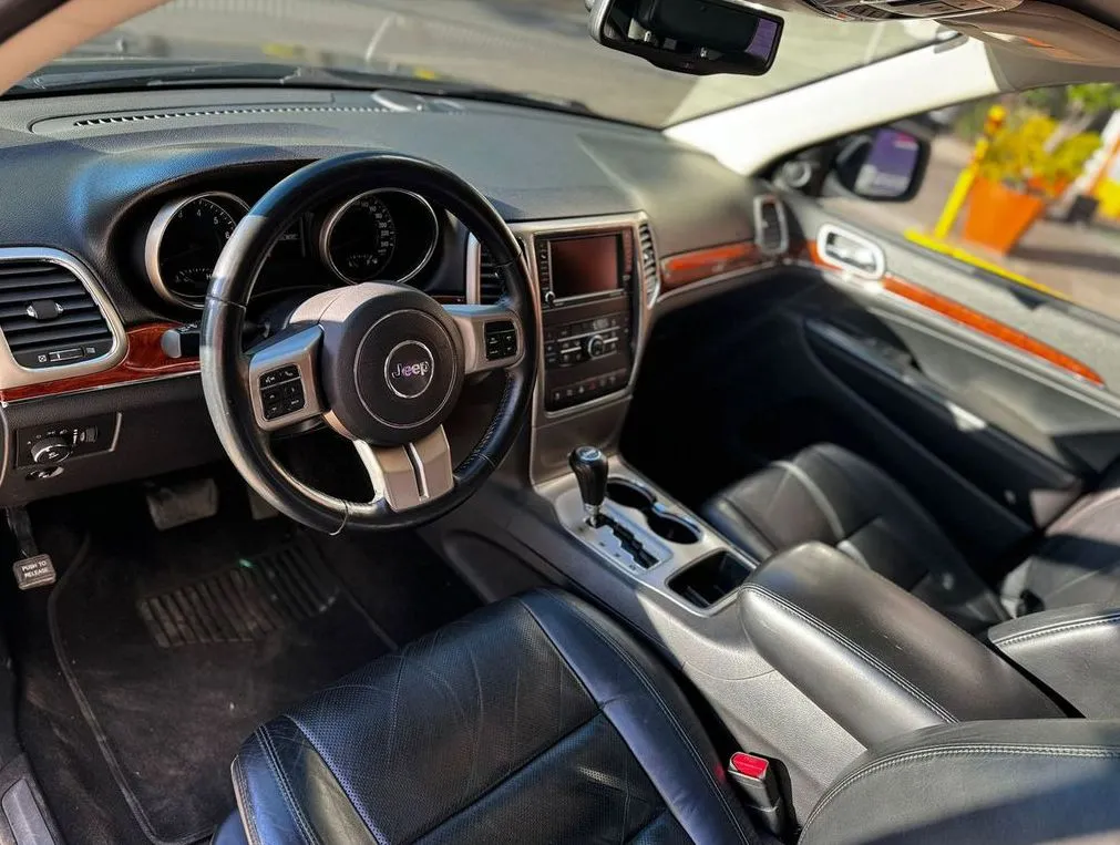 JEEP GRAND CHEROKEE LIMITED LUJO V8 HEMI 2012