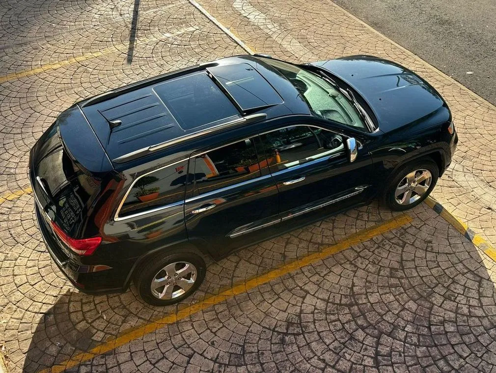 JEEP GRAND CHEROKEE LIMITED LUJO V8 HEMI 2012