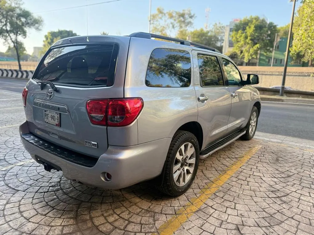TOYOTA SEQUOIA LIMITED 2017 4X4