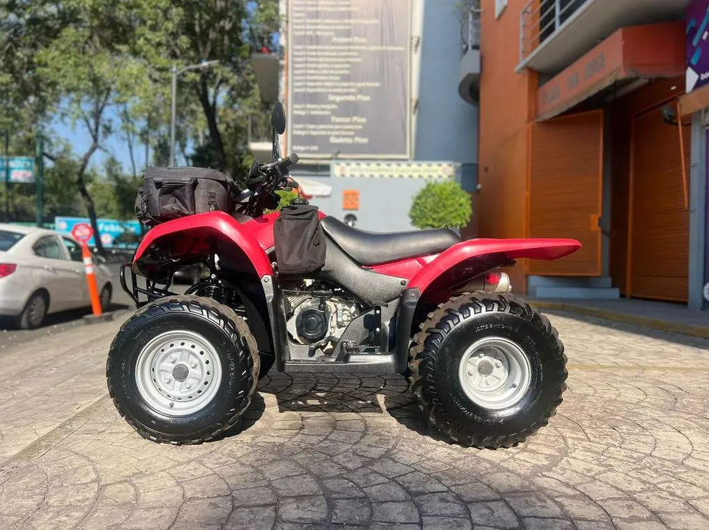 CUATRIMOTO SUZUKI TODO TERRENO LT-F250 2011
