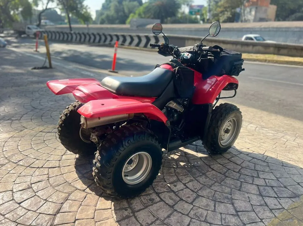 CUATRIMOTO SUZUKI TODO TERRENO LT-F250 2011
