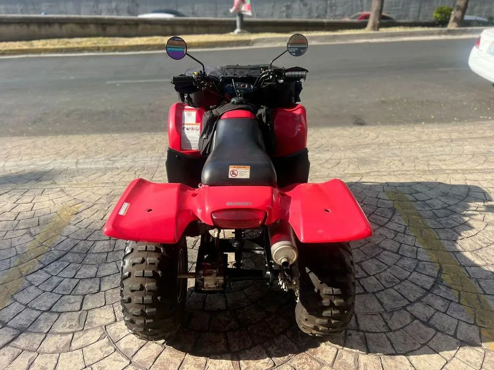 CUATRIMOTO SUZUKI TODO TERRENO LT-F250 2011