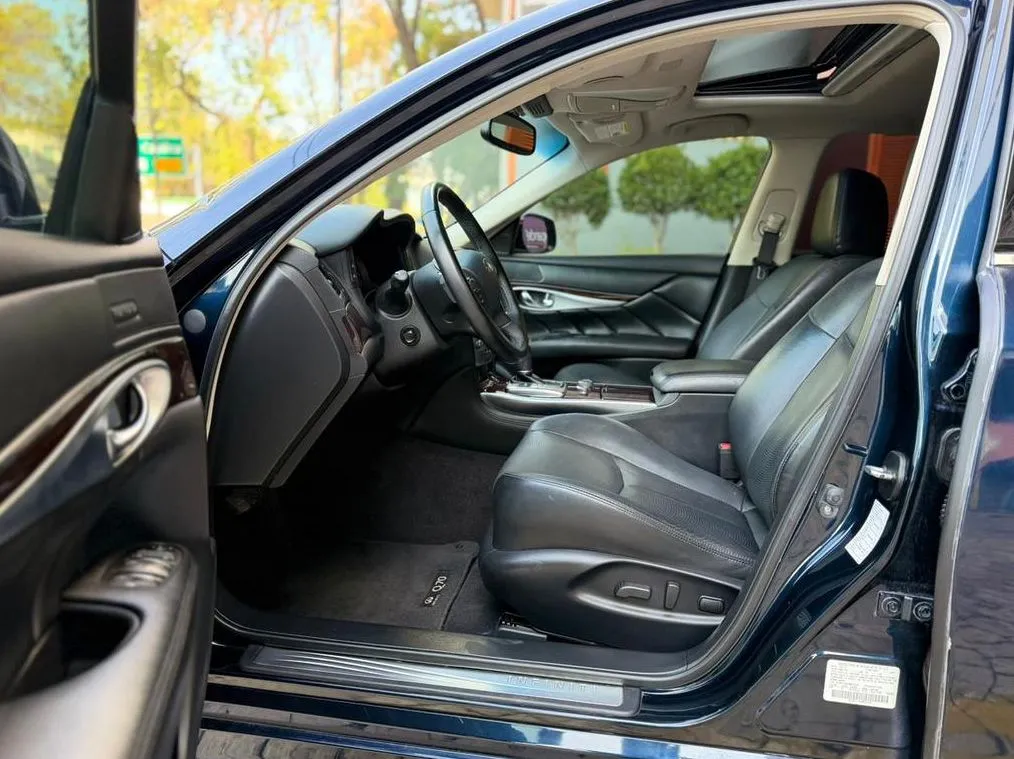 INFINITI Q70 SEDUCTION 2018
