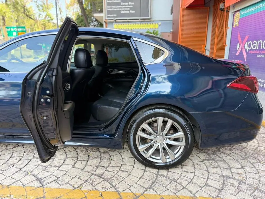 INFINITI Q70 SEDUCTION 2018
