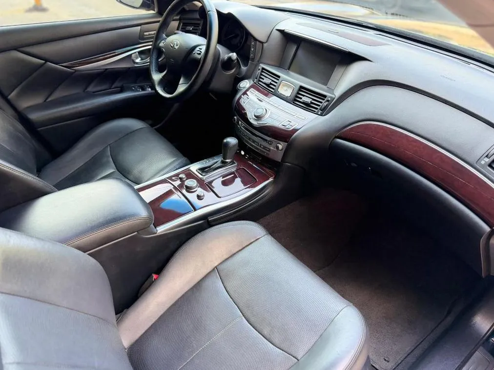INFINITI Q70 SEDUCTION 2018