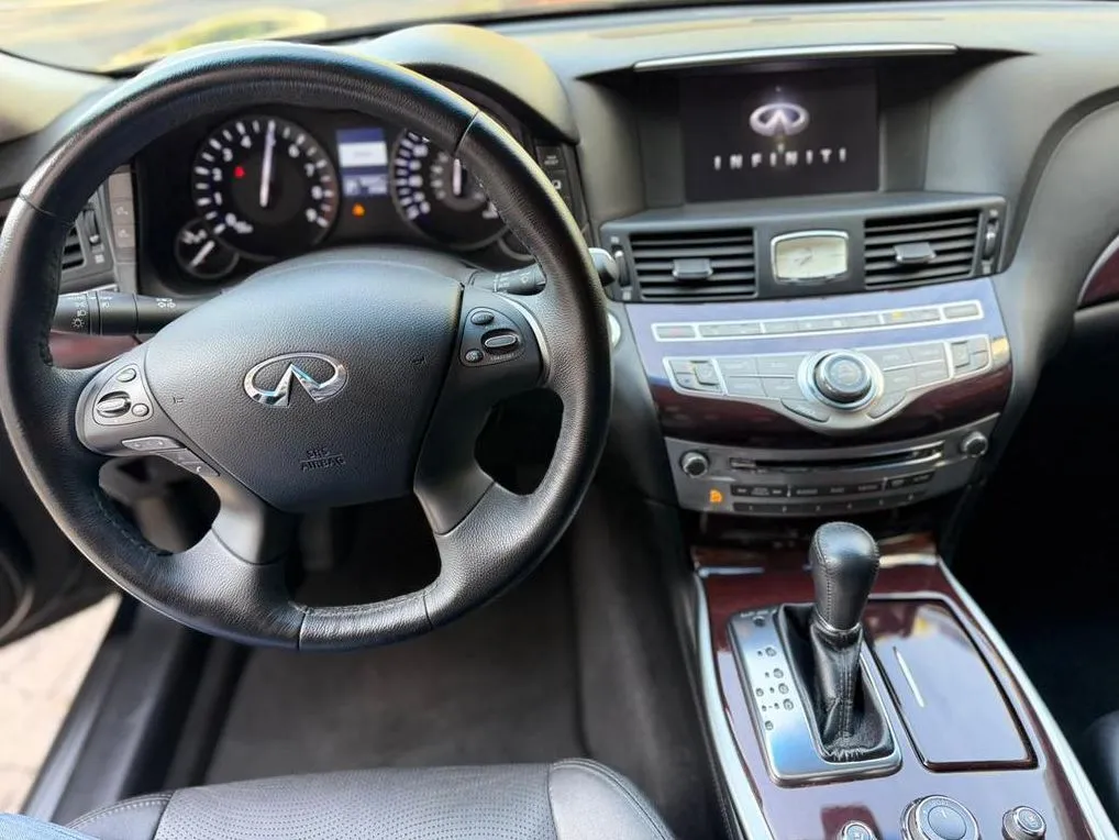 INFINITI Q70 SEDUCTION 2018