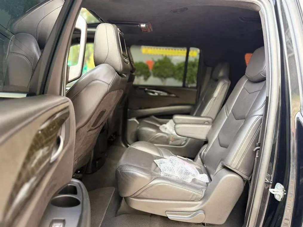 CADILLAC ESCALADE ESV AWD PLATINUM 2019