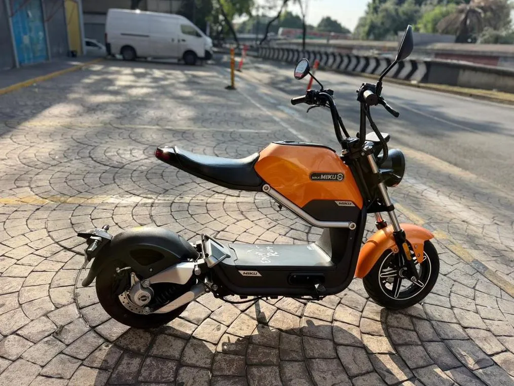 MOTO 100% ELÉCTRICA SUNRA MIKU MAX 2019